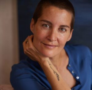 あなたが現在見ているのは エレナ・ブロアー