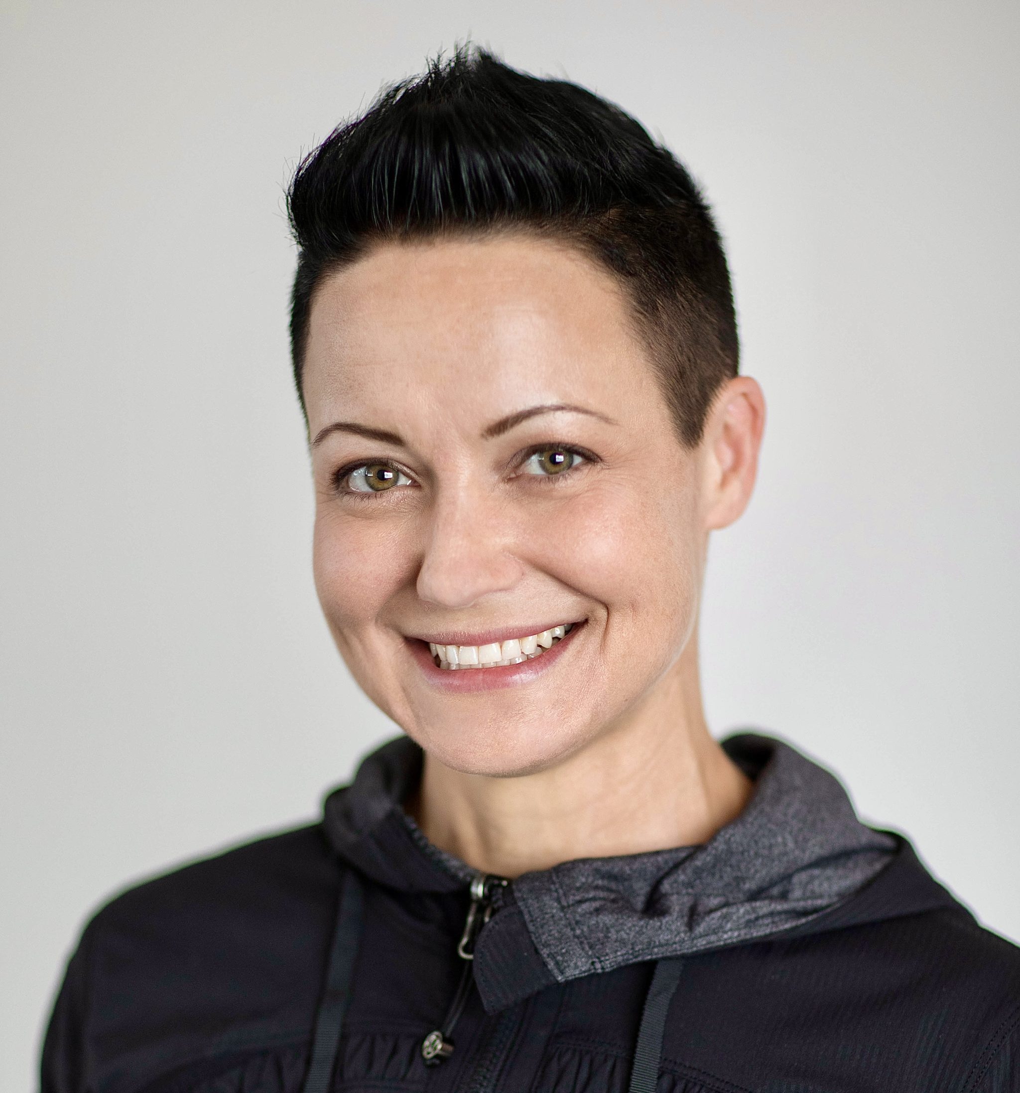 You are currently viewing Robyn Childers