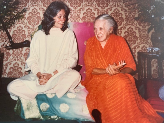 You are currently viewing Honoring Nischala Joy Devi: A Trailblazer of Heart-Centered Yoga and Healing